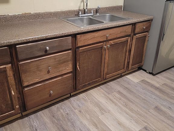 3rd image of 1112 Delaware St #1