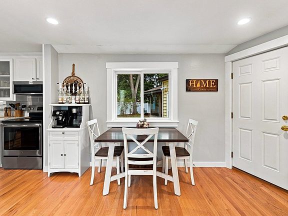 5th image of 54 Spruce Lane
