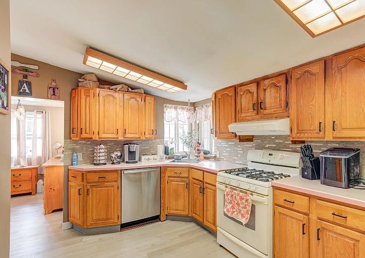 1st image of 934 Capouse Ave #B