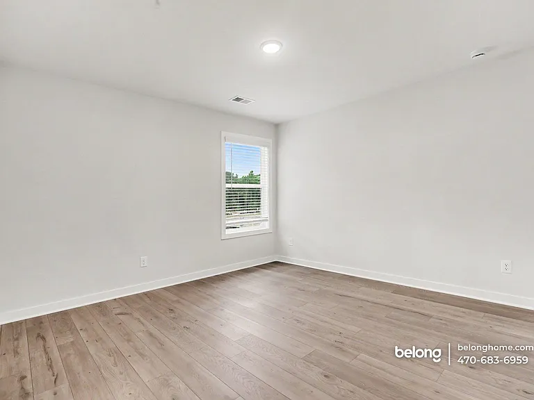 300 Dempsey Dr — Photo 10