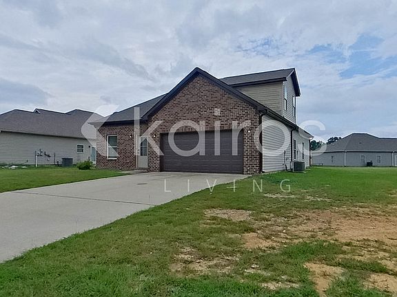 3rd image of 520 White Oak Cir