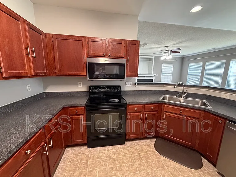 3503 Sedgefield St — Photo 5