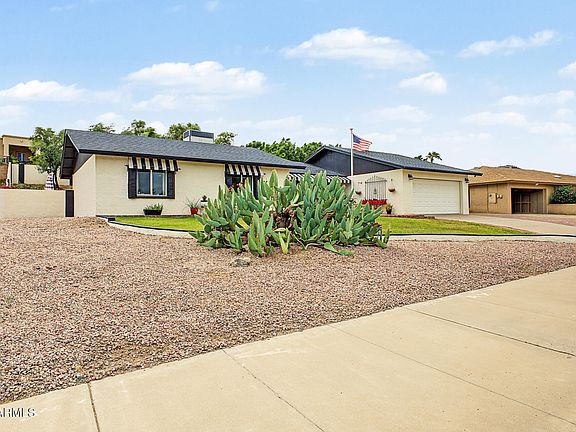 3rd image of 2843 E ACOMA Drive