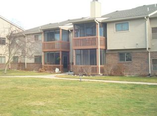 10241 Nancys Blvd APT 49, Grosse Ile, MI 48138