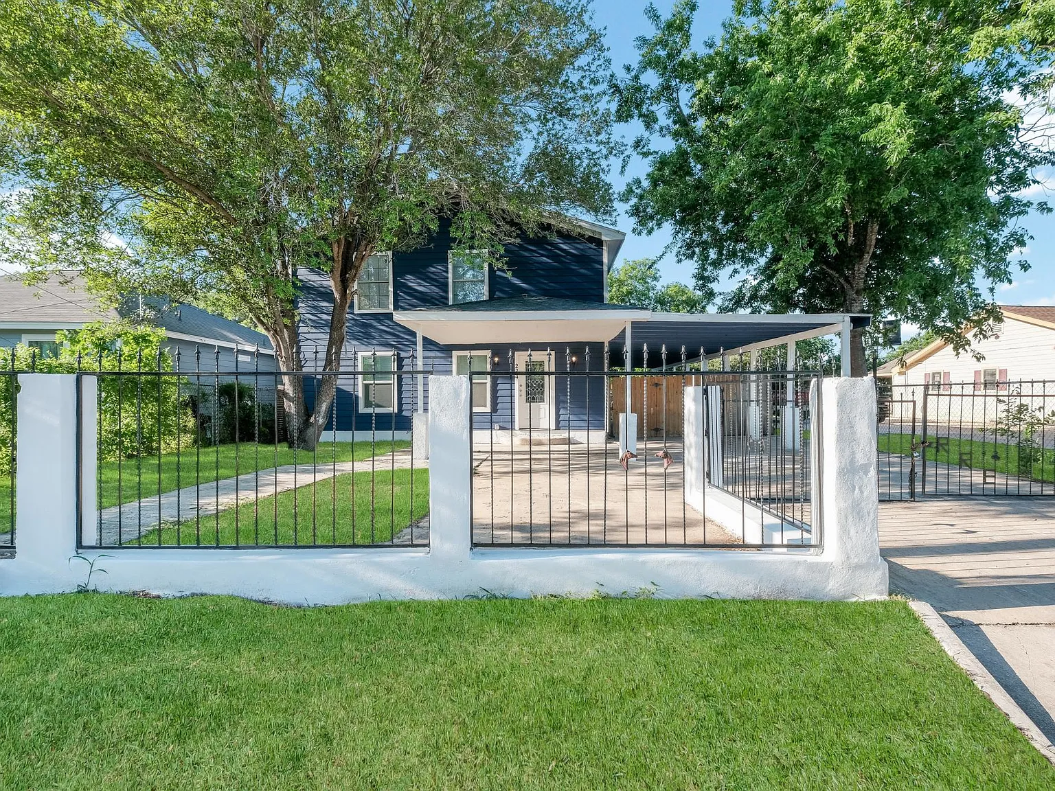 5 bed, 3932 sqft, $2,950 — Photo 3