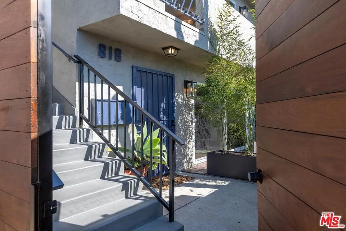 818 Pacific Ave — Photo 3