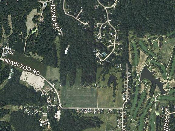 2nd image of 469 Oakwood Cir