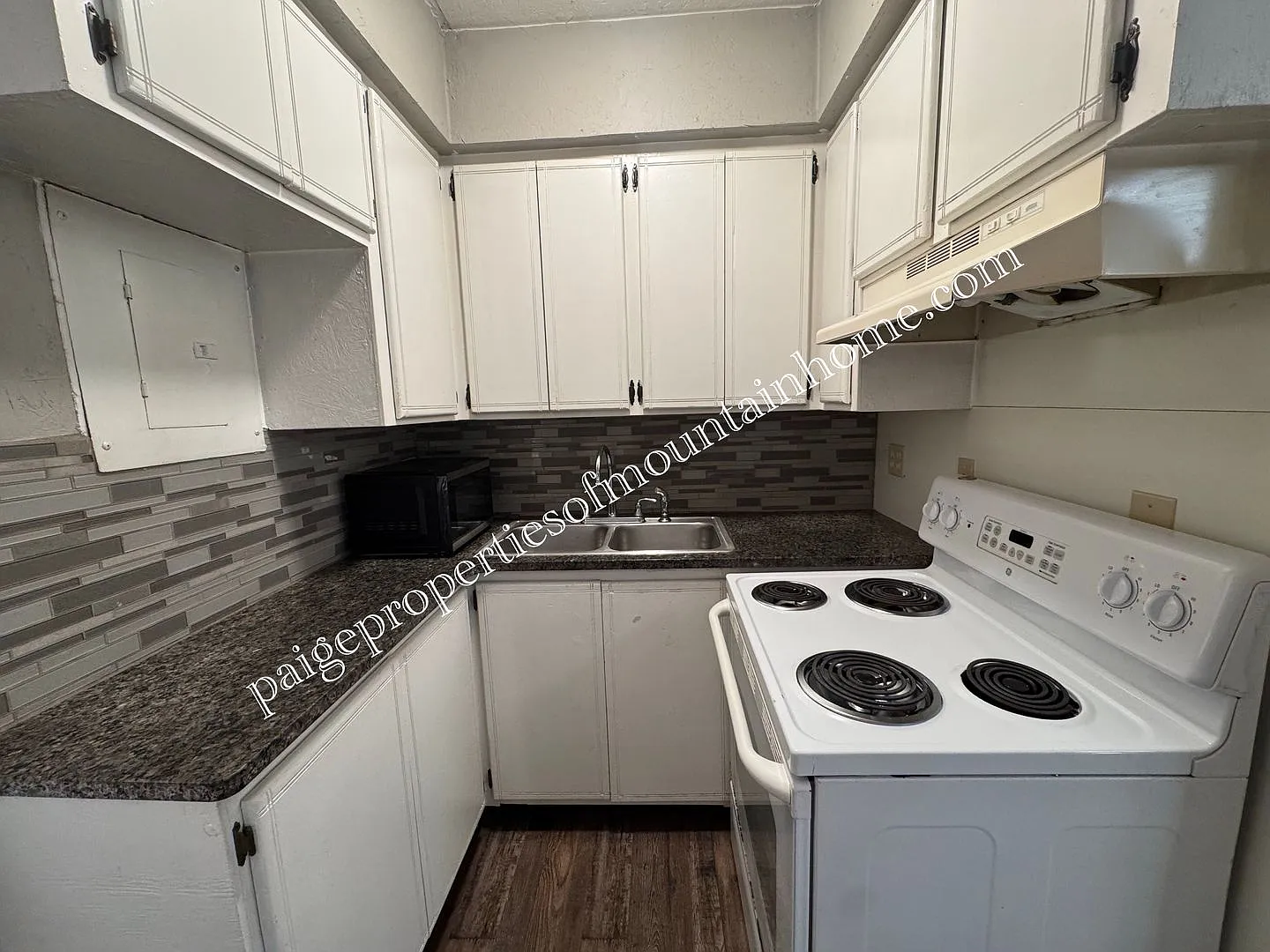 49 Christopher Lane — Photo 2