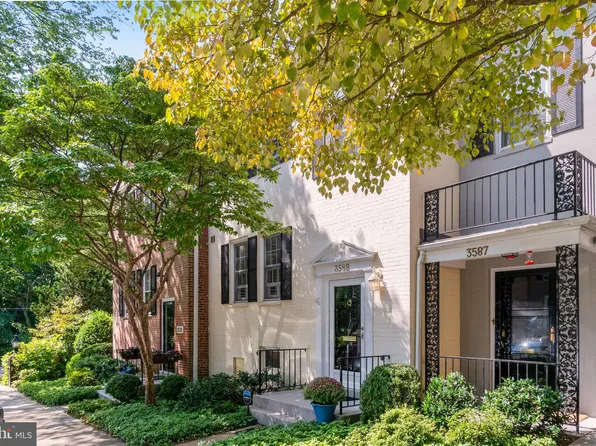 3589 Hamlet Pl #103, Chevy Chase, MD 20815