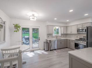 704 Davis St, Fenton, MI 48430