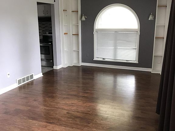 2nd image of 8000 Trillium Dr