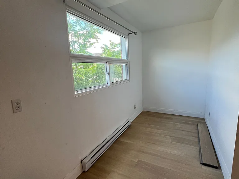 1087 Bloor St W #201 — Photo 6