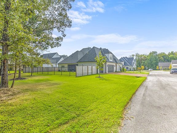 5th image of 580 Brangus Valley Dr