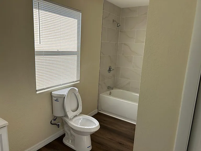 371 Banyan Ave — Photo 11