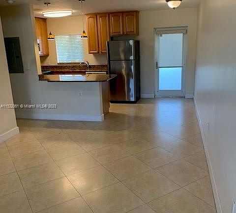 4th image of 410 SW 15th St APT 205