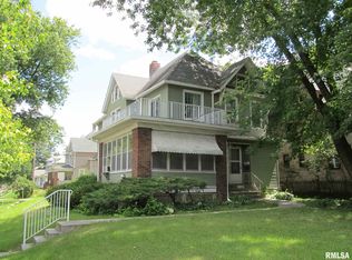 2429 Brady St, Davenport, IA 52803