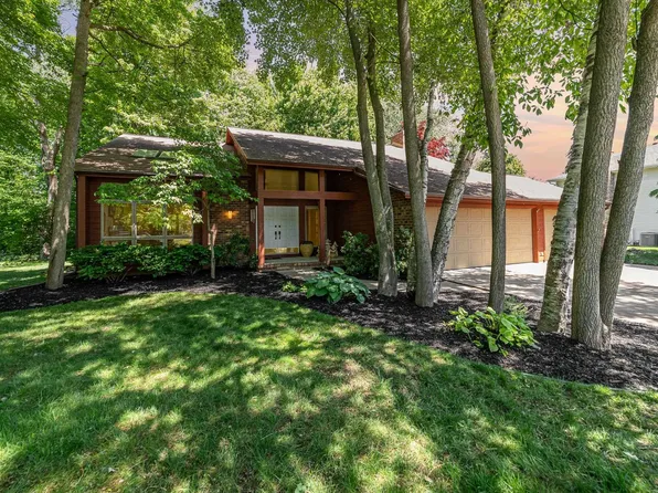 2715 Plymouth St, Midland, MI 48642