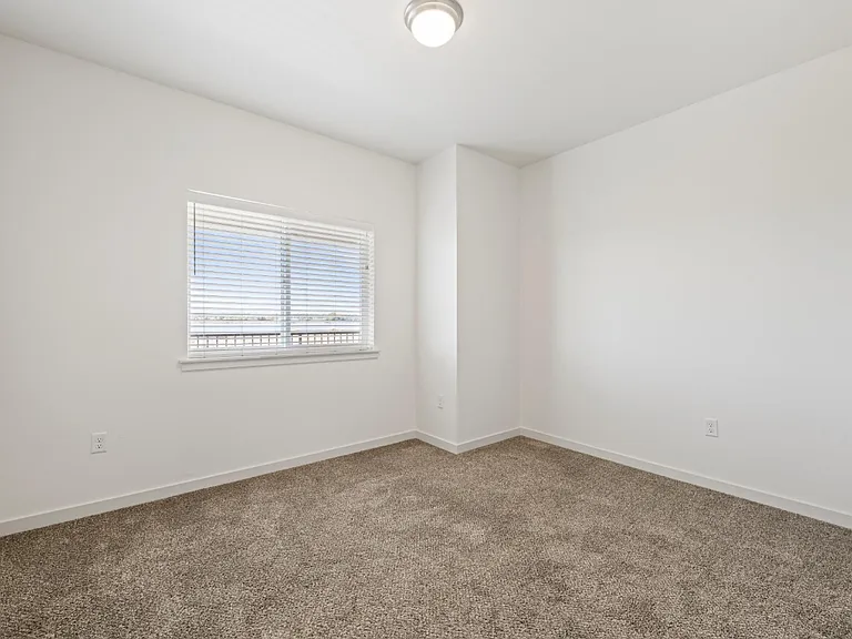 Columbia River Walk Apartments — Photo 155