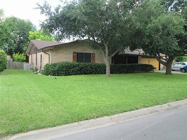 1st image of 209 W Gardenia Ave