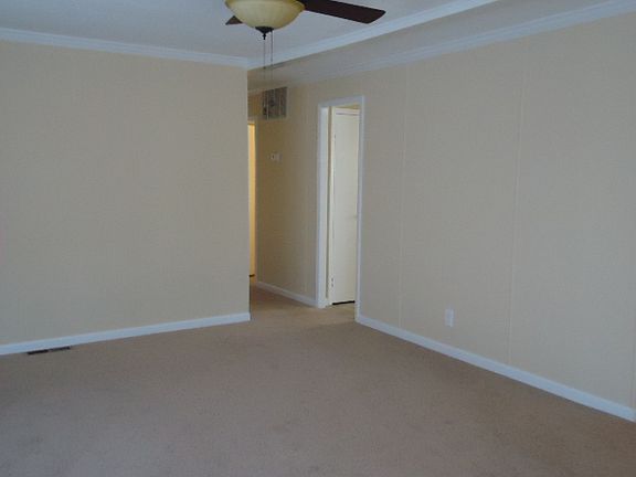 5th image of 4627 Lake Front Dr