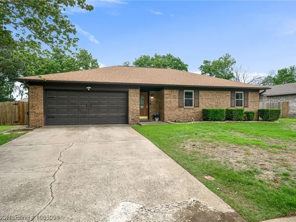 8917 Bryn Mawr Cir, Fort Smith, AR 72908