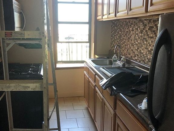 3rd image of 436 Eastern Pkwy #B6