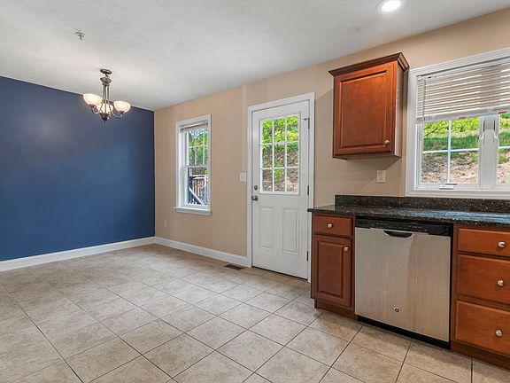4th image of 700 Justin Dr Unit 3
