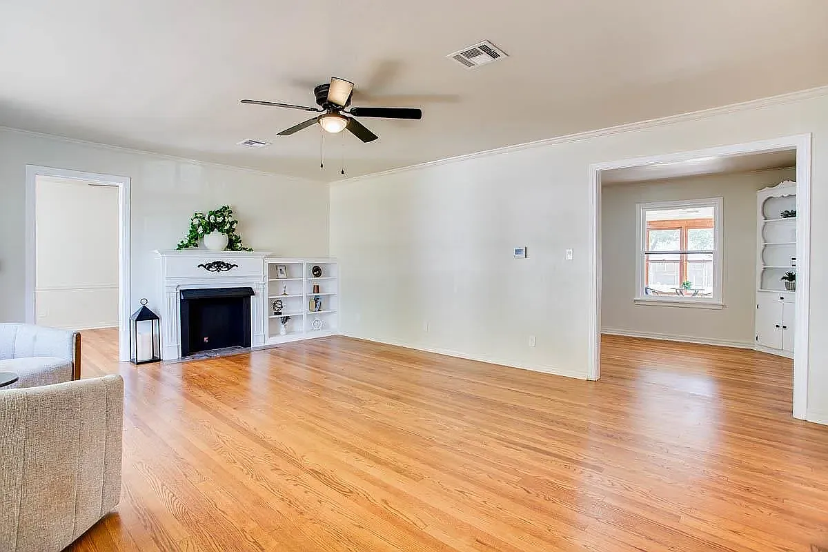 3 bed, 1702 sqft, $1,700 — Photo 2