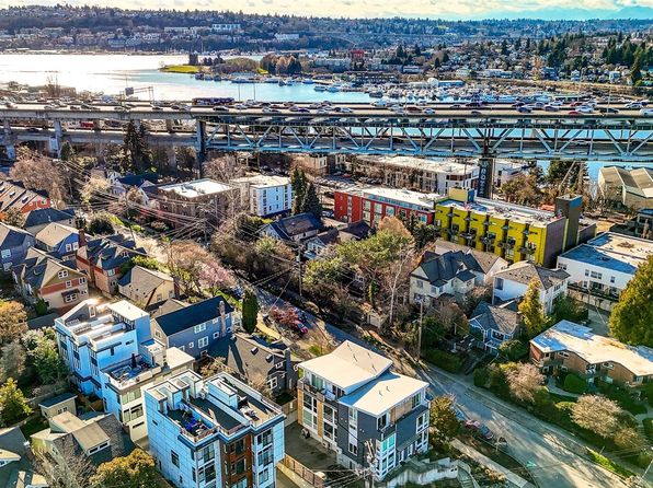 3220 Franklin Avenue E, Seattle, WA 98102
