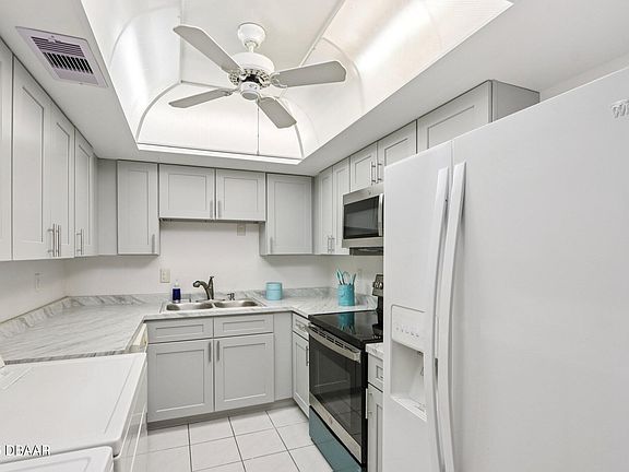 4th image of 46 Club House Dr APT 108