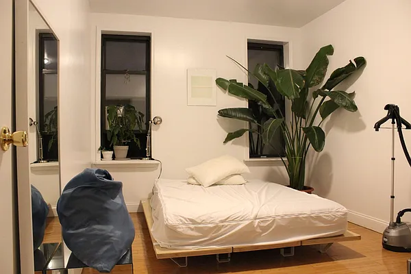 Rented by Premier Metro Realty Corp | media 13