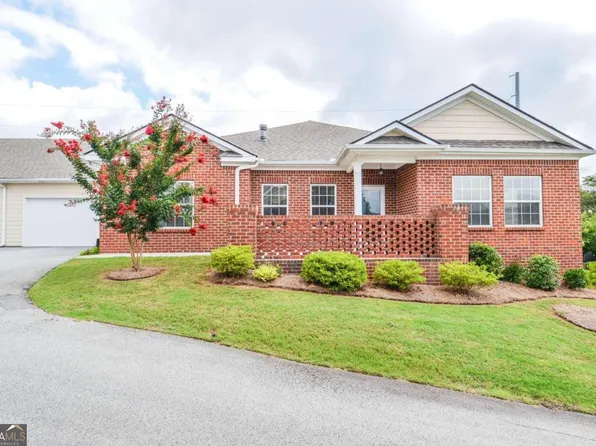 373 Villa Park Cir, Stone Mountain, GA 30087