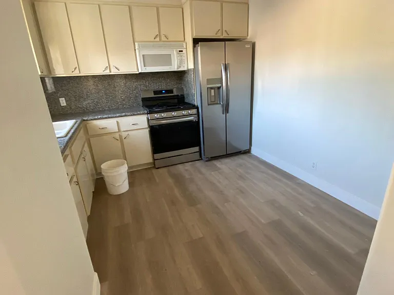 1760 N Alexandria Ave #1/2 — Photo 13