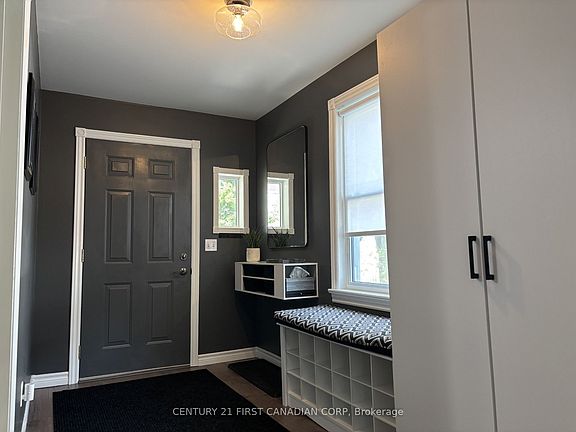 2nd image of 4073 Catherine St