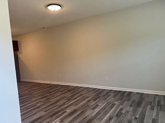 3rd image of 415 Aversboro Rd