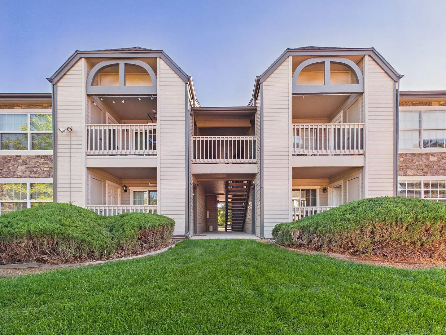 Come see this gorgeous apartment in the Denver Tech Center! — Photo 1