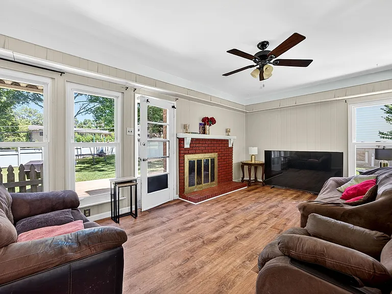 1141 Villaview Dr — Photo 15