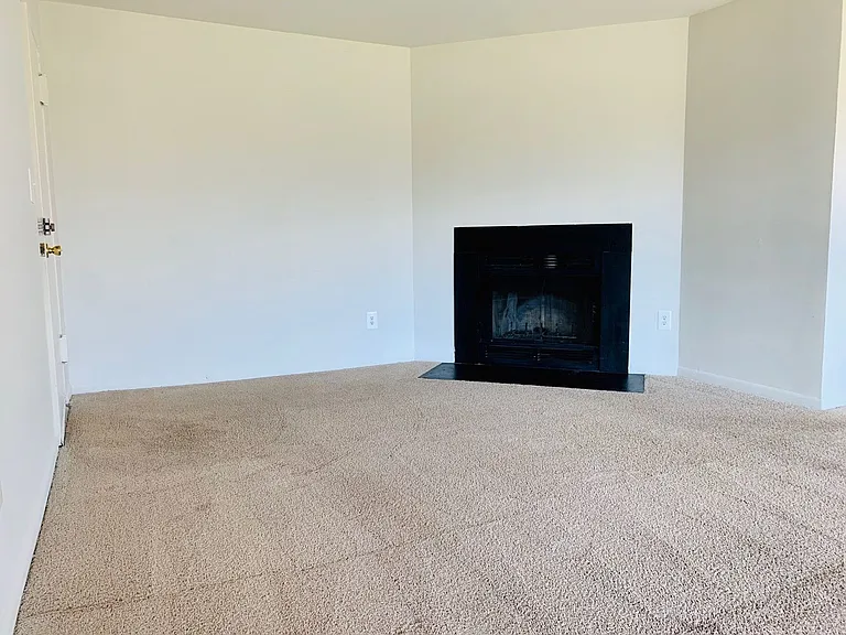 Westgate At Laurel Apartments — Photo 20