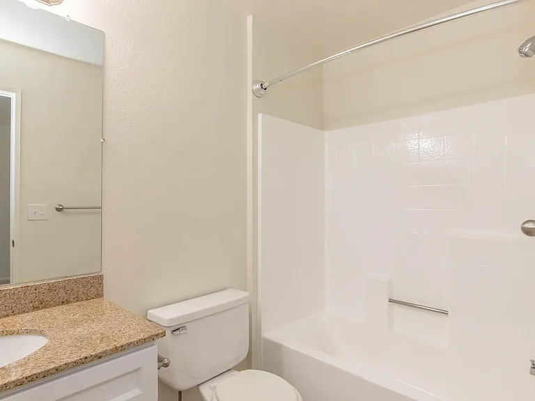 Cambridge Village Apartments — Photo 41