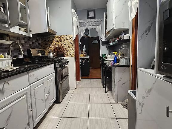 5th image of 3241 84th St