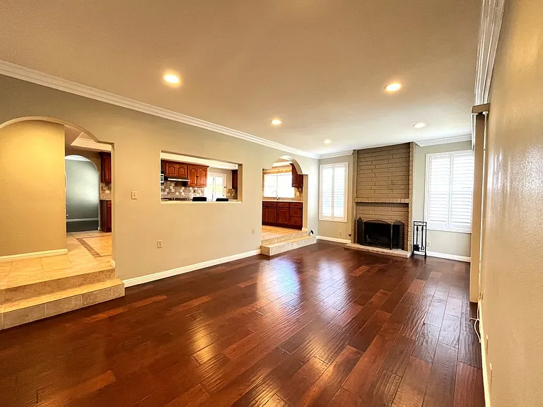 581 S Greenwich St — Photo 11