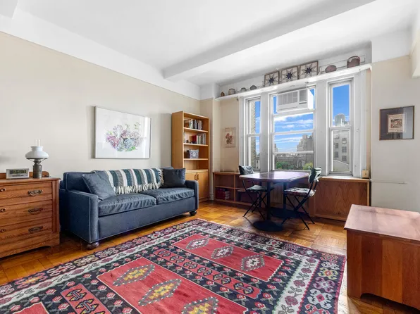 24 5th Avenue image 1 of 10