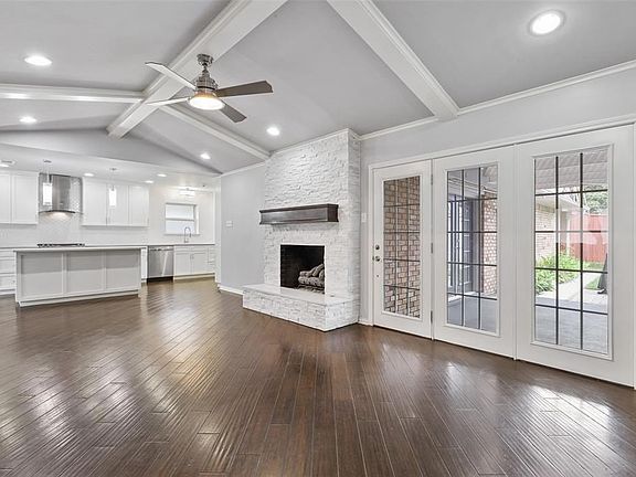 3rd image of 3053 Ponder Dr