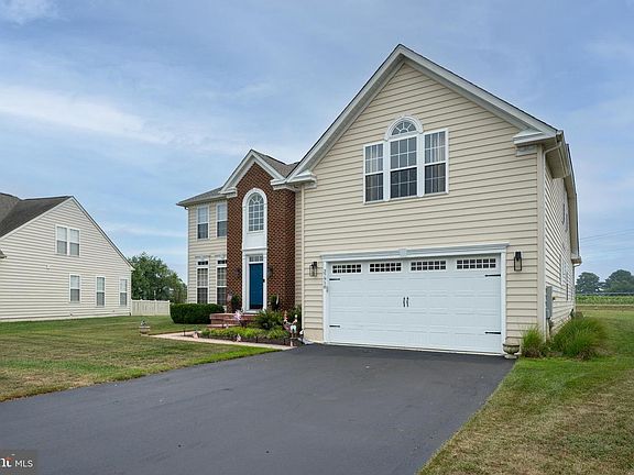3rd image of 37918 Bayview Cir E