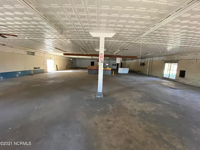 4392 Lee St #1 — Photo 13