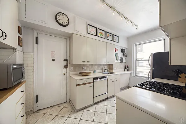 Sold by Halstead Real Estate | media 6