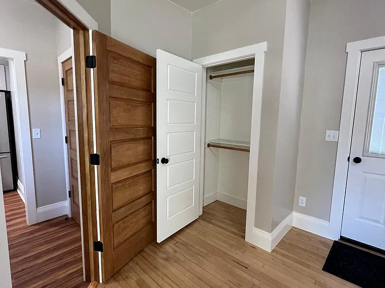 802 W Evelyn St — Photo 12