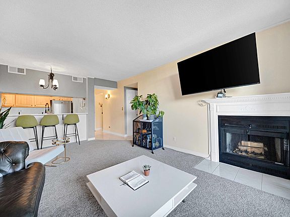 4th image of 511 Aurora Ave Unit 513