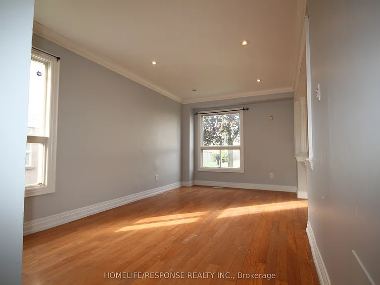 11 Saddlecreek Ct — Photo 3