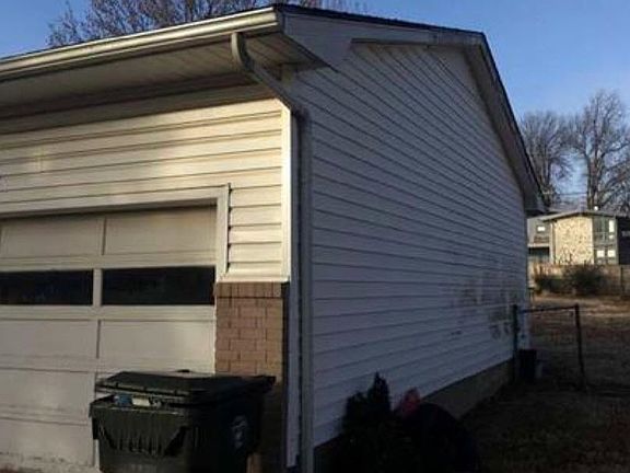2nd image of 808 Branson Park Dr